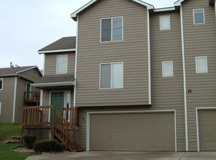 California Apartments, Lawrence, KS 66044