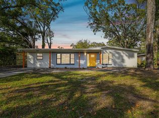 520 Courtney Dr, Temple Terrace, FL 33617