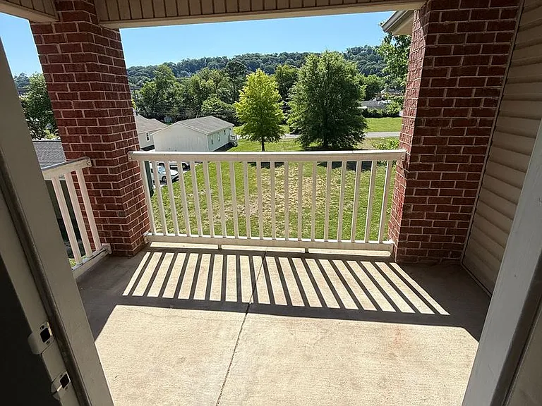 Highlands Apts — Photo 12