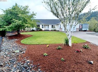 215 Kestrel Ln, Roseburg, OR 97471