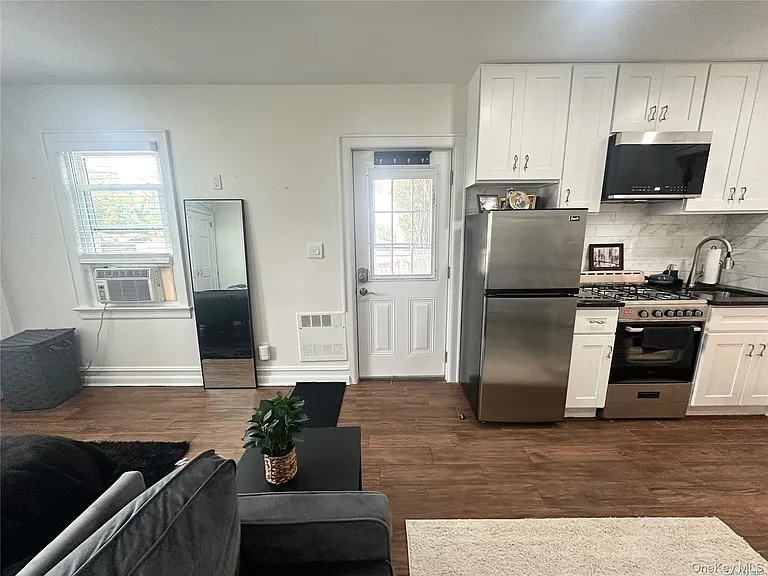 272 Lincoln Blvd — Photo 3