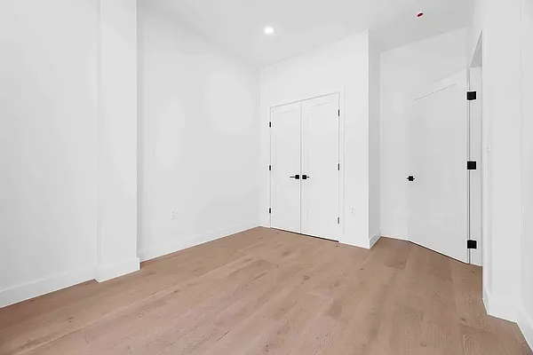 Rented by Yellowstone Equity Management Inc | media 7