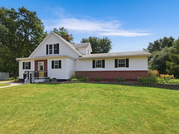 207 S 5th St, Arlington, SD 57212