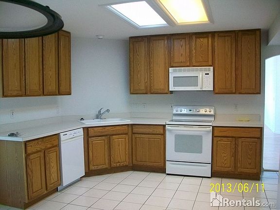 5th image of 133 S Beach Dr
