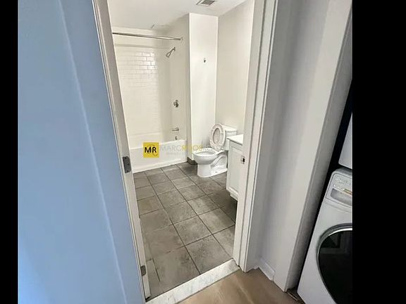 4th image of 123 Mountfort St #4