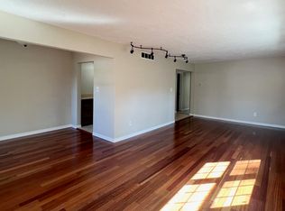 20301 Shelburne Rd, Cleveland, OH 44118