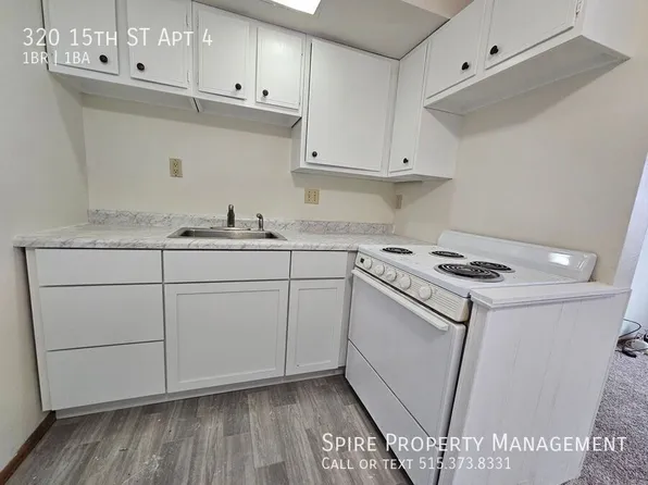 320 15th St APT 4, Marion, IA 52302