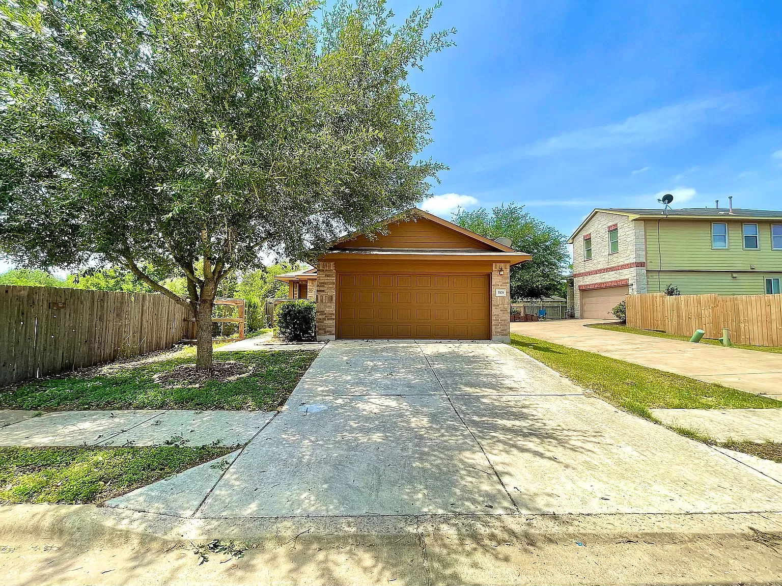 3 bed, 1348 sqft, $2,200 — Photo 1