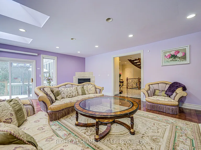 49 Arjay Cres — Photo 19