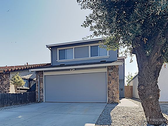 2nd image of 2353 Redwood Dr