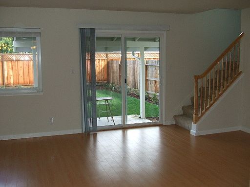 3rd image of 1282 Flora Ave