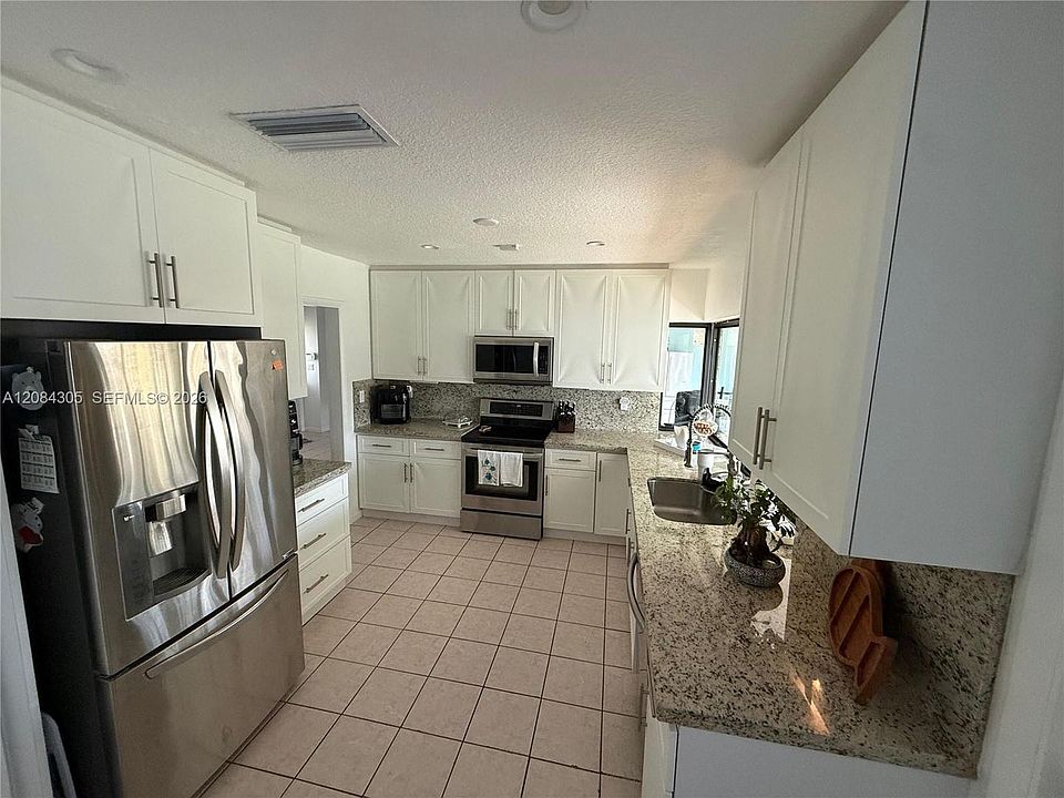 1st image of 308 NW 19th St #0