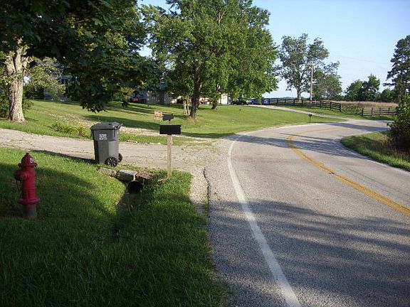3rd image of 4602 Highway 52 W