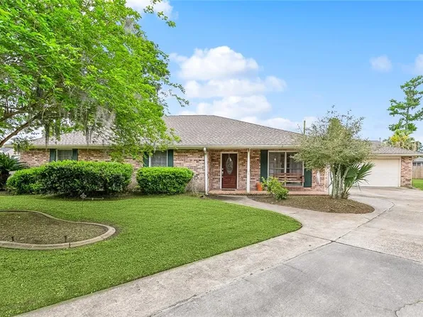 25 Trepagnier Dr, Destrehan, LA 70047