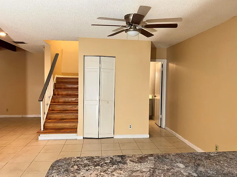 11983 Shakerwood Ln — Photo 13