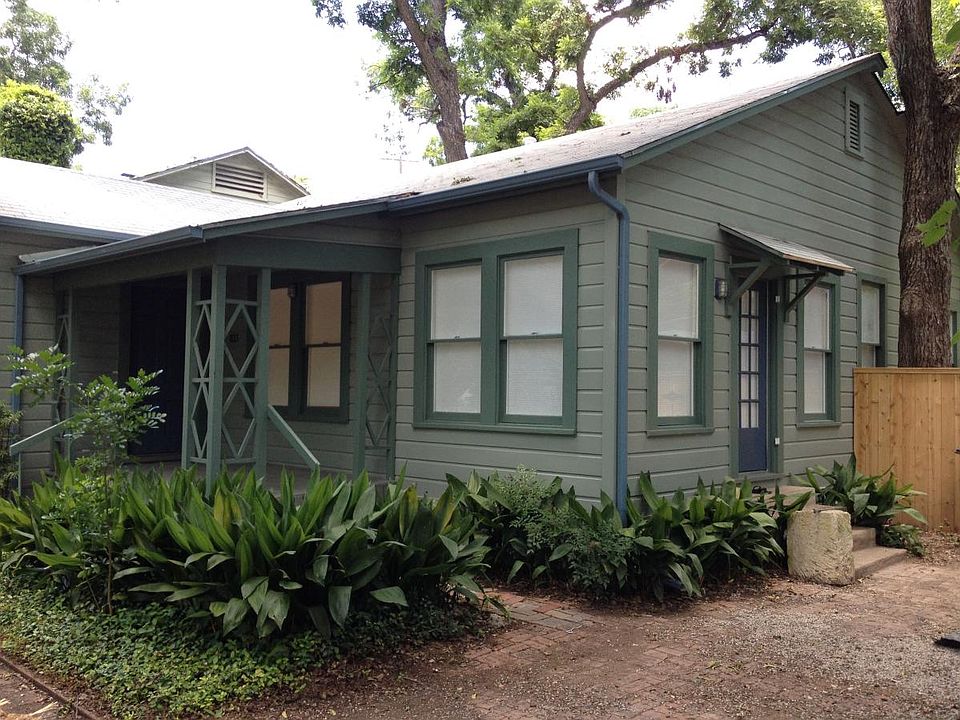 1st image of 833 E Magnolia Ave