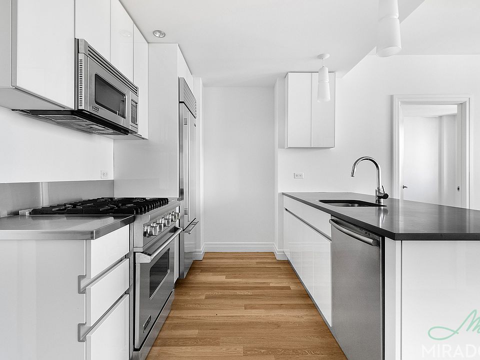 1st image of 554 W 54th St #25M