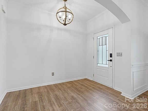 4th image of 1049 Bannister Rd
