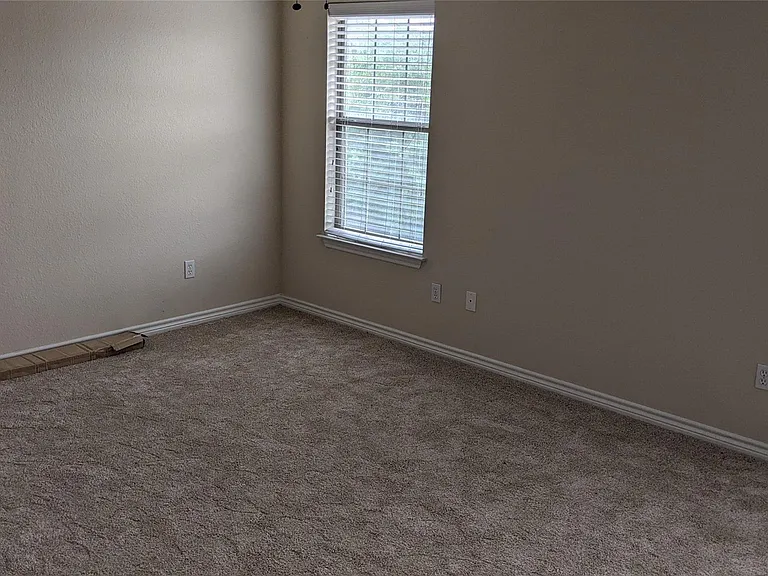 114 Sendero Dr — Photo 10