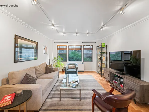 55 East 9th Street image 1 of 7