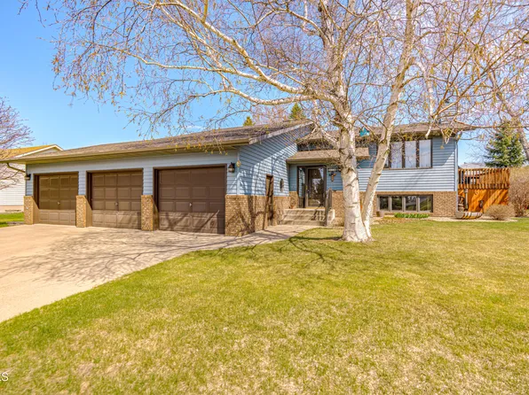 410 3rd St, Riverdale, ND 58565