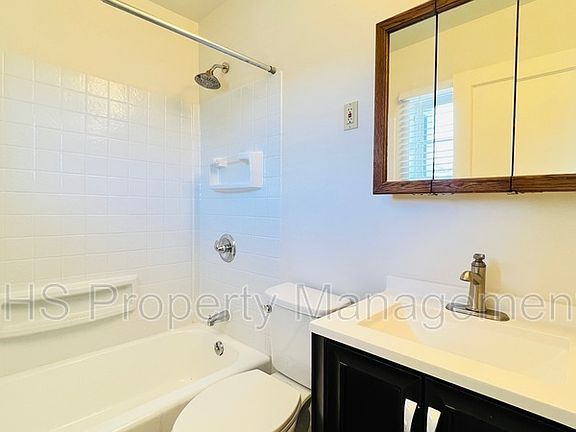 4th image of 1211 George Washington Way #44