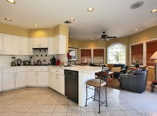 174 Southard Ave, Rockville Centre, NY 11570