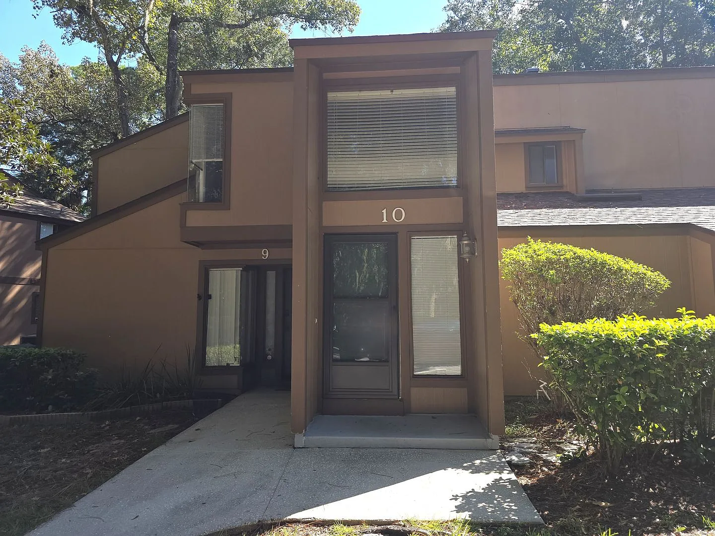 Spacious 2-bedroom, 2-bath condo, in Fairways Condominiums — Photo 1