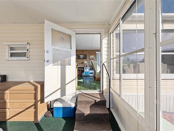 5th image of 20570 River Dr