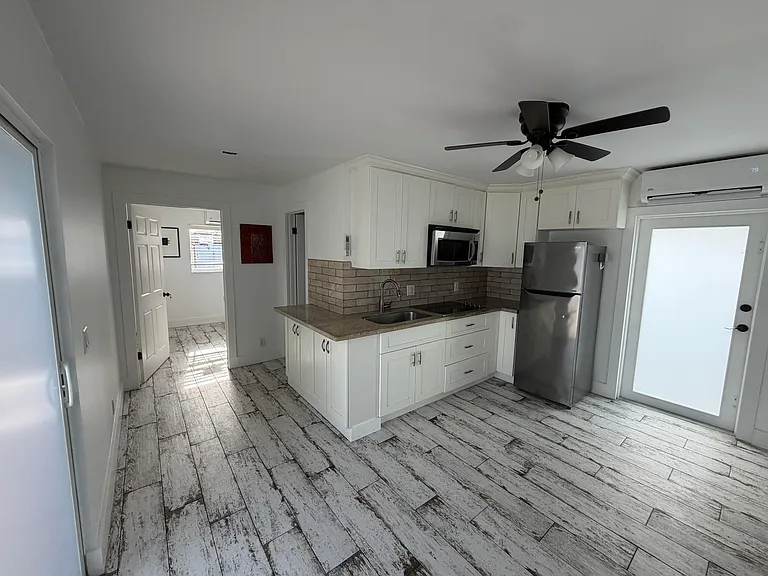 3837 NE 17th Ave — Photo 4