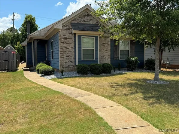 43 Laurel Pl, Deatsville, AL 36022