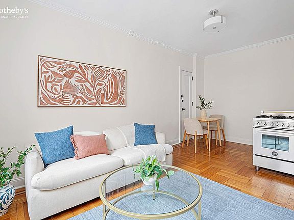 2nd image of 85 Barrow St APT 5R