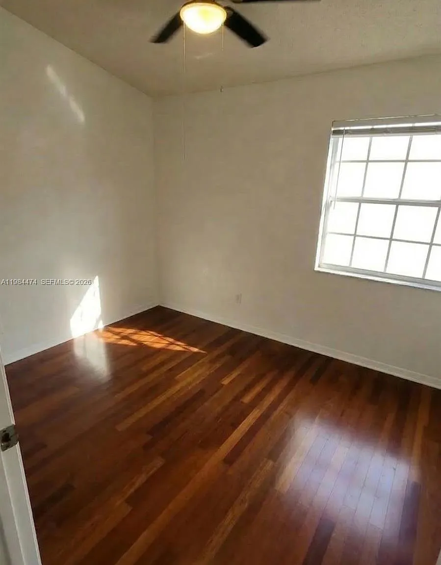 3 bed, 1409 sqft, $3,000 — Photo 2