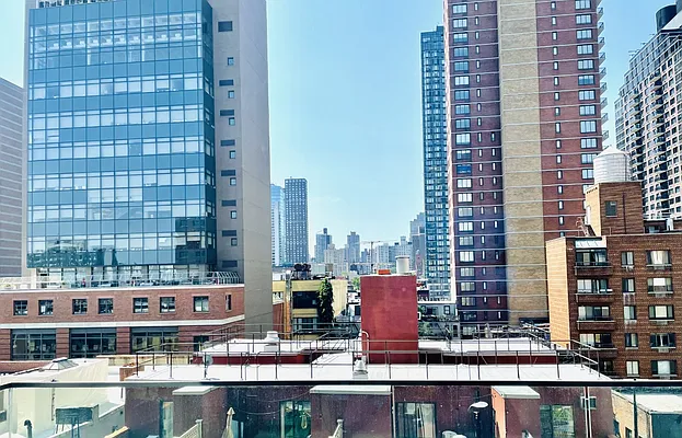 Rented by R New York | media 7