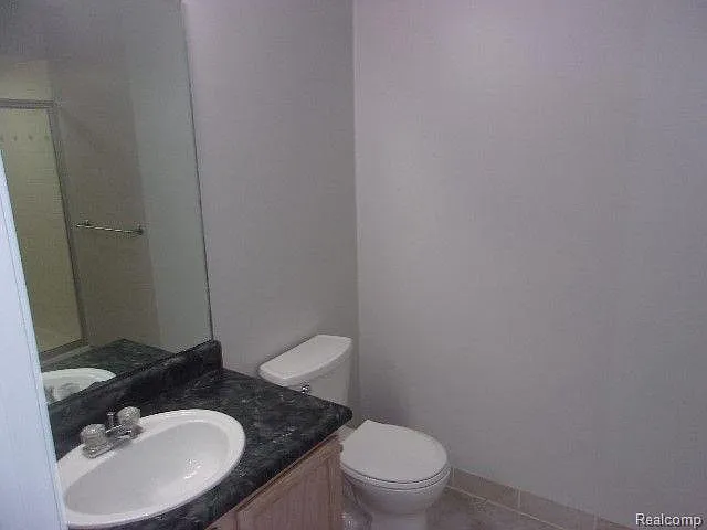 866 Amanda Ln — Photo 8