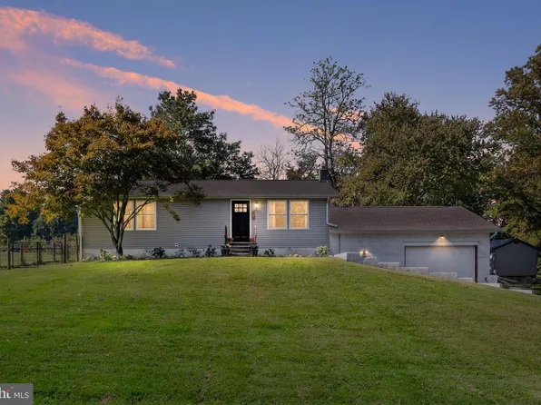 99 Hilltop Rd, Elkton, MD 21921