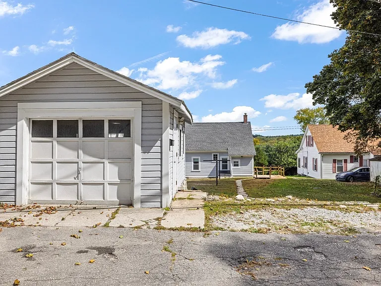 117 Gorham St — Photo 23