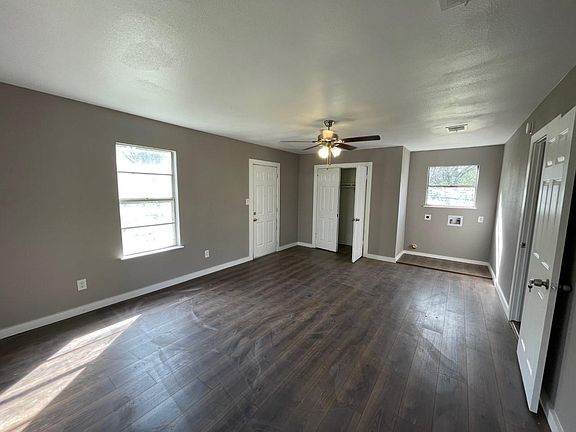 5th image of 430 E 3rd St