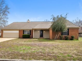 5180 Plum Tree Dr, Southaven, MS 38671