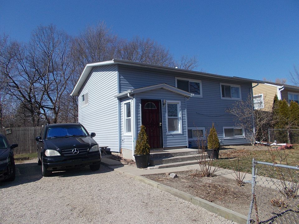 2nd image of 2014 Wallace Ave
