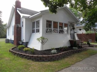 9 Palmer Ave, Whitesboro, NY 13492
