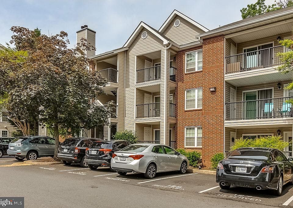 1st image of 3305 Wyndham Cres #353