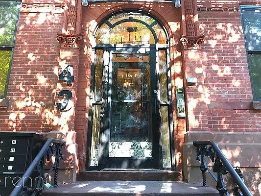 Rented by Rennit Inc. | media 22