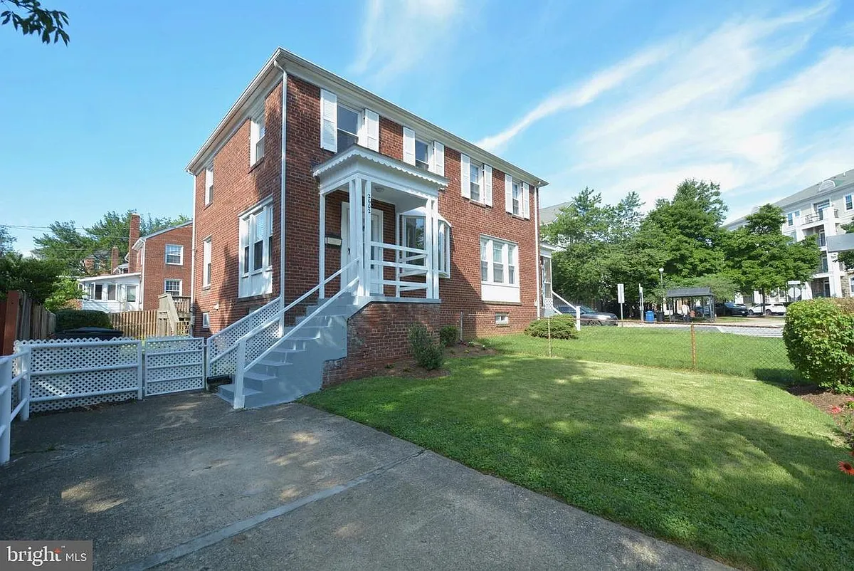 Building Photo - 2602 S Troy St
