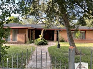 306 W Foley St, Alvin, TX 77511
