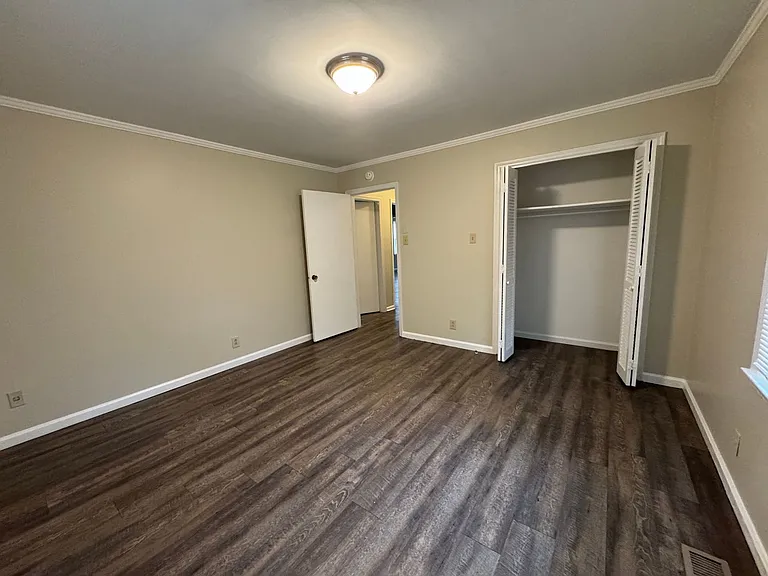 626 Tuckaseege Rd — Photo 9