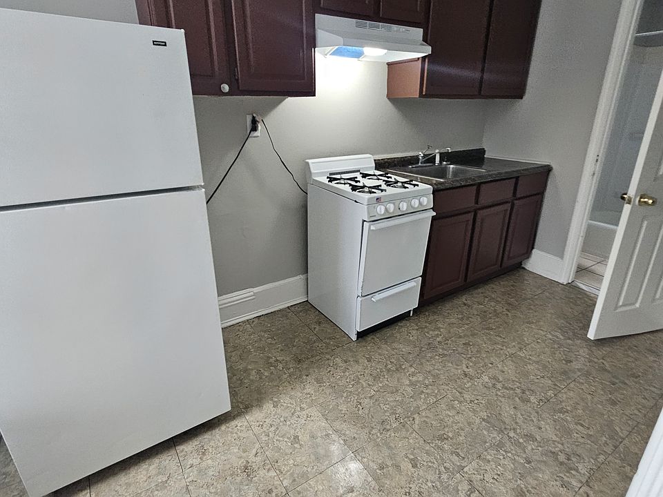 1st image of 105 Beers St #3A