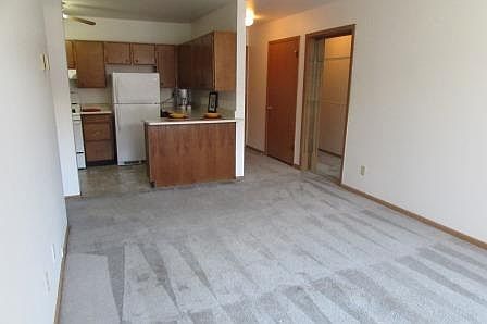 2nd image of 640 W Badger Rd APT 4