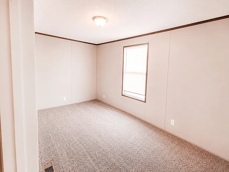 Silverstone Manufactured Home Community — Photo 19