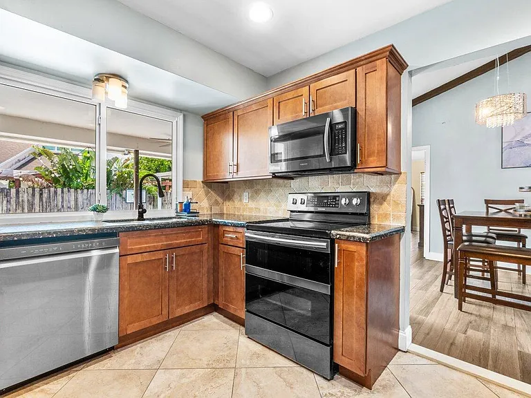 1352 Wyndcliff Dr — Photo 8